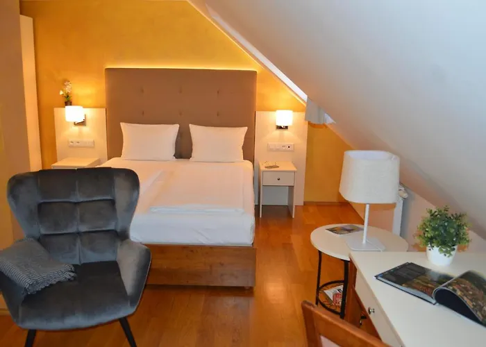 The Golden Wheel Hotel